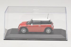 Mini Cooper S R53 Červený S Bielou Strechou Minichamps 1:43 MINI025 Diecast – obrázok 4 z 5