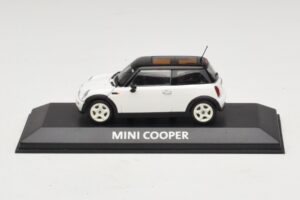 Mini Cooper S R53 Biely S Čiernou Strechou Minichamps 1:43 MINI027 Kov