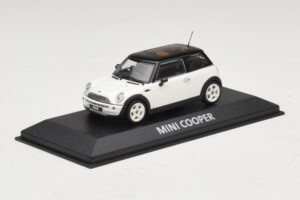 Mini Cooper S R53 Biely S Čiernou Strechou Minichamps 1:43 MINI027 Kov – obrázok 2 z 4