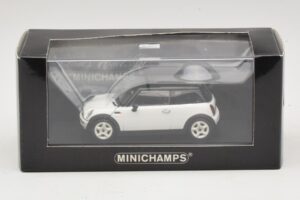 Mini Cooper S R53 Biely S Čiernou Strechou Minichamps 1:43 MINI027 Kov – obrázok 4 z 4