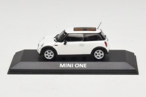 Mini Cooper S R53 Biely S Panoramatickou Strechou Minichamps 1:43 MINI020 Diecast