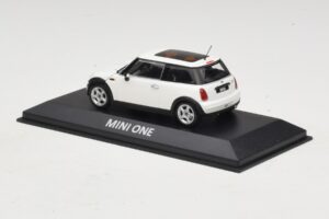 Mini Cooper S R53 Biely S Panoramatickou Strechou Minichamps 1:43 MINI020 Diecast – obrázok 3 z 5