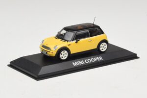 Mini Cooper S R53 Žltý S Čiernou Strechou Minichamps 1:43 MINI031 Kov – obrázok 2 z 4
