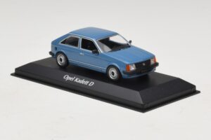 Opel Kadett D Modrý Maxichamps 1:43 940044100 Diecast – obrázok 3 z 5