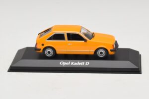 Opel Kadett D Oranžový Maxichamps 1:43 940044101 Kov