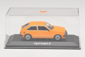 Opel Kadett D Oranžový Maxichamps 1:43 940044101 Kov – obrázok 4 z 5