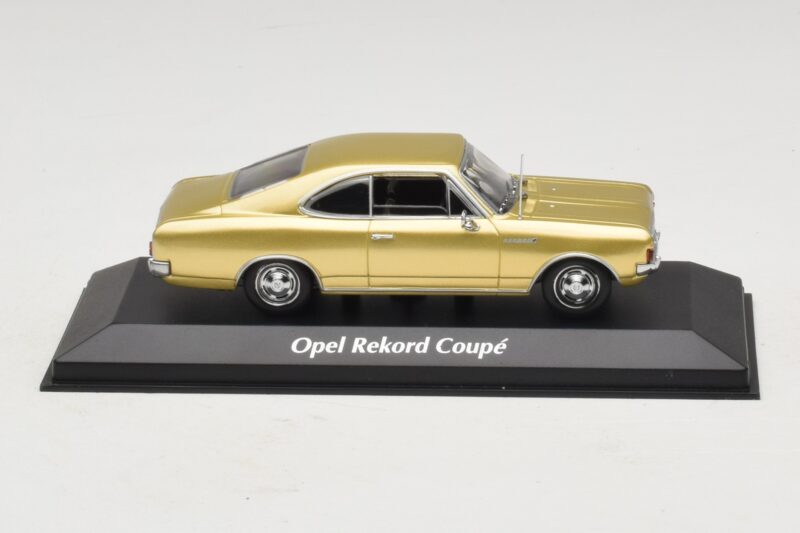 Opel Rekord C Kupé Zlatý Maxichamps 1:43 Opel Rekord C Kupé Zlatý Maxichamps 1:43 940046120 Diecast