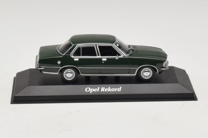 Opel Rekord D Tmavozelený Maxichamps 1:43 940044001 Diecast