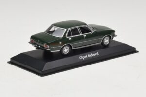 Opel Rekord D Tmavozelený Maxichamps 1:43 940044001 Diecast – obrázok 2 z 5