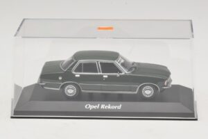 Opel Rekord D Tmavozelený Maxichamps 1:43 940044001 Diecast – obrázok 4 z 5