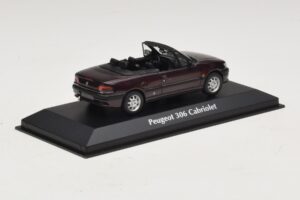 Peugeot 306 Kabriolet Fialová Metalíza Maxichamps 1:43 940112834 Kov – obrázok 2 z 5