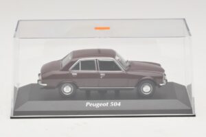 Peugeot 504 Tmavo Červená Maxichamps 1:43 940112500 Kov – obrázok 4 z 5