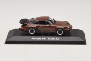 Porsche 911 930 Turbo 3.3 Hnedý Maxichamps 1:43 940069001 Kov
