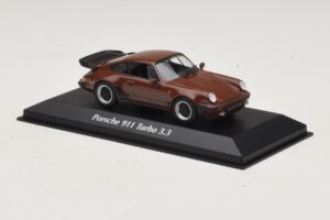 Porsche 911 930 Turbo 3.3 Hnedý Maxichamps 1:43 940069001 Kov – obrázok 3 z 5
