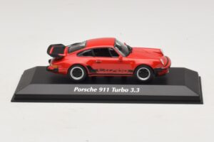 Porsche 911 930 Turbo 3.3 Červený Maxichamps 1:43 940069000 Kov