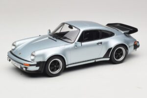 Porsche 911 930 Turbo 3.3 Strieborný KK-Scale 1:18 KKDC181444 Kov