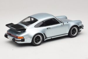 Porsche 911 930 Turbo 3.3 Strieborný KK-Scale 1:18 KKDC181444 Kov – obrázok 2 z 6