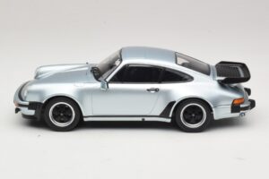 Porsche 911 930 Turbo 3.3 Strieborný KK-Scale 1:18 KKDC181444 Kov – obrázok 3 z 6