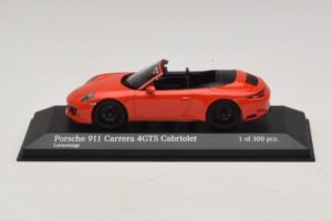 Porsche 911 991.1 Carrera 4 GTS Kabriolet Oranžový Minichamps 1:43 410067331 Kov