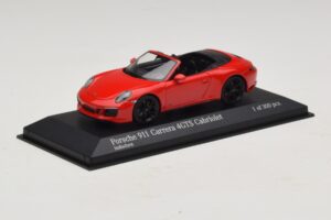 Porsche 911 991.1 Carrera 4 GTS Kabriolet Červený Minichamps 1:43 410067330 Kov – obrázok 2 z 5