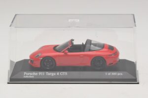 Porsche 911 991.1 Targa 4 GTS Červený Minichamps 1:43 410067340 Kov – obrázok 4 z 5
