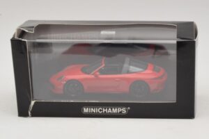 Porsche 911 991.1 Targa 4 GTS Červený Minichamps 1:43 410067340 Kov – obrázok 5 z 5