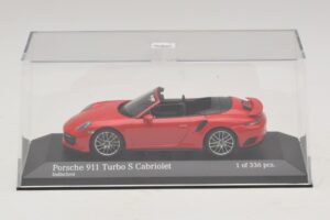 Porsche 911 991.1 Turbo S Kabriolet Červený Minichamps 1:43 410067180 Kov – obrázok 4 z 5