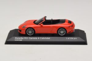 Porsche 911 991.2 Carrera 4 Kabriolet Oranžový Minichamps 1:43 410067231 Kov