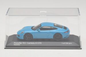 Porsche 911 991.2 Carrera 4 GTS Miami Blue Minichamps 1:43 410067322 Kov – obrázok 4 z 5