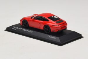 Porsche 911 991.2 Carrera 4 GTS Červený Minichamps 1:43 410067320 Kov – obrázok 3 z 5