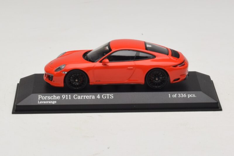 Porsche 911 991.2 Carrera 4 GTS Oranžový Minichamps 1:43 410067321 Kov
