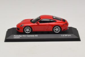 Porsche 911 991.2 Carrera 4S Červený Minichamps 1:43 410067240 Kov