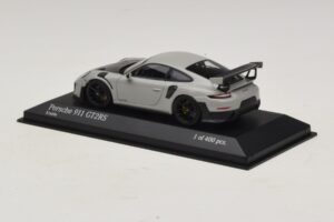 Porsche 911 991.2 GT2 RS Chalk Minichamps 1:43 410067237 Kov – obrázok 3 z 5