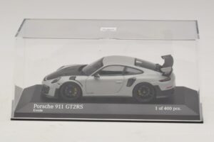 Porsche 911 991.2 GT2 RS Chalk Minichamps 1:43 410067237 Kov – obrázok 4 z 5