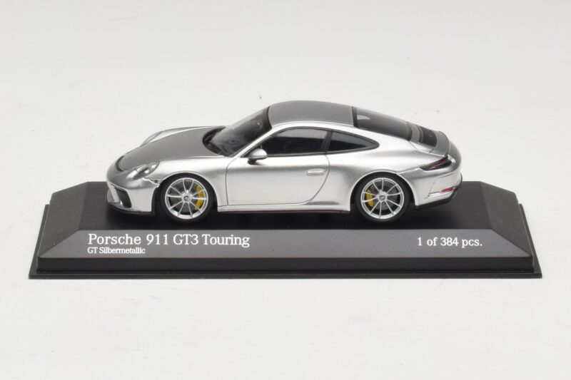 Porsche 911 991.2 GT3 Touring Strieborný Minichamps 1:43 Porsche 911 991.2 GT3 Touring Strieborný Minichamps 1:43 410067422 Kov