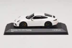 Porsche 911 991.2 GT3 Touring Biely Minichamps 1:43 410067420 Kov