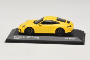 Porsche 911 991.2 GT3 Touring Žltý Minichamps 1:43 410067421 Kov