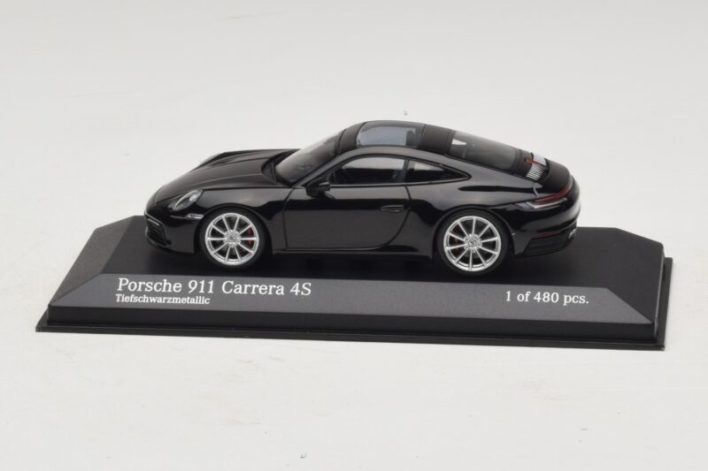 Porsche 911 992 Carrera 4S Čierna Metalíza Minichamps 1:43 410069320 Kov