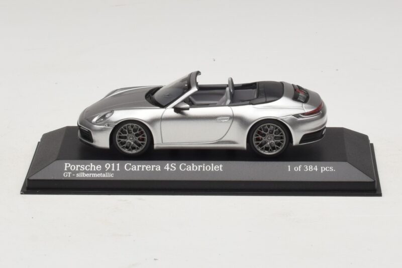 Porsche 911 992 Carrera 4S Kabriolet Strieborný Minichamps 1:43 Porsche 911 992 Carrera 4S Kabriolet Strieborný Minichamps 1:43 410069330 Kov