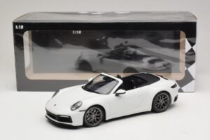 Porsche 911 992 Carrera 4S Kabriolet Biely Minichamps 1:18 155067330 Kov – obrázok 6 z 6
