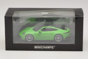 Porsche 911 992 Carrera 4S Zelený Minichamps 1:43 410069322 Kov – obrázok 5 z 5
