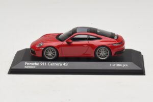 Porsche 911 992 Carrera 4S Červený Minichamps 1:43 410069321 Kov