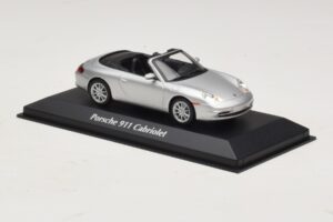 Porsche 911 996 Kabriolet Strieborný Maxichamps 1:43 940061031 Kov – obrázok 3 z 5