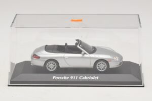 Porsche 911 996 Kabriolet Strieborný Maxichamps 1:43 940061031 Kov – obrázok 4 z 5