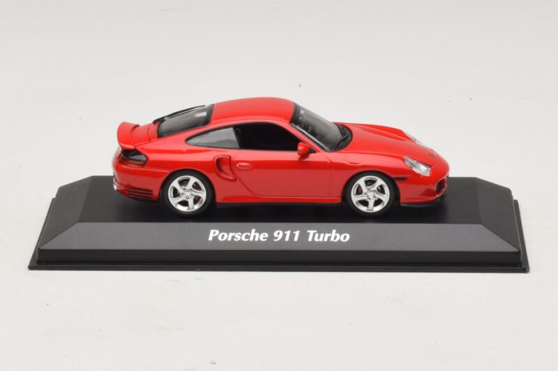 Porsche 911 996 Turbo Červený Maxichamps 1:43 Porsche 911 996 Turbo Červený Maxichamps 1:43 940069300 Kov