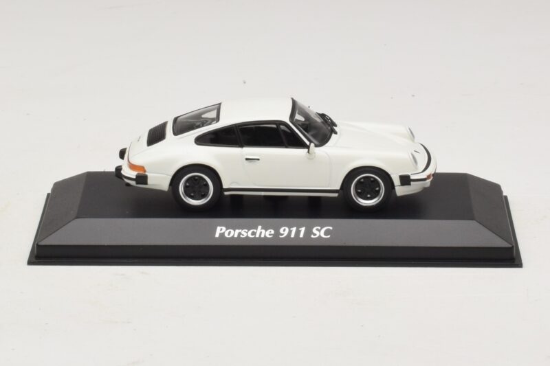 Porsche 911 SC Biely Maxichamps 1:43 940062020 Kov