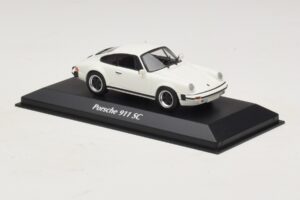Porsche 911 SC Biely Maxichamps 1:43 940062020 Kov – obrázok 3 z 5