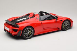 Porsche 918 Spyder Weissach Package Guards Red AUTOart 1:12 12122 Kov – obrázok 3 z 8