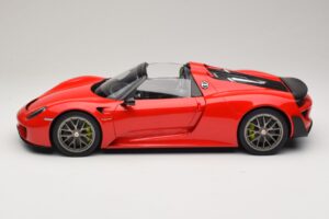 Porsche 918 Spyder Weissach Package Guards Red AUTOart 1:12 12122 Kov – obrázok 4 z 8