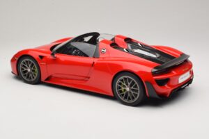 Porsche 918 Spyder Weissach Package Guards Red AUTOart 1:12 12122 Kov – obrázok 7 z 8